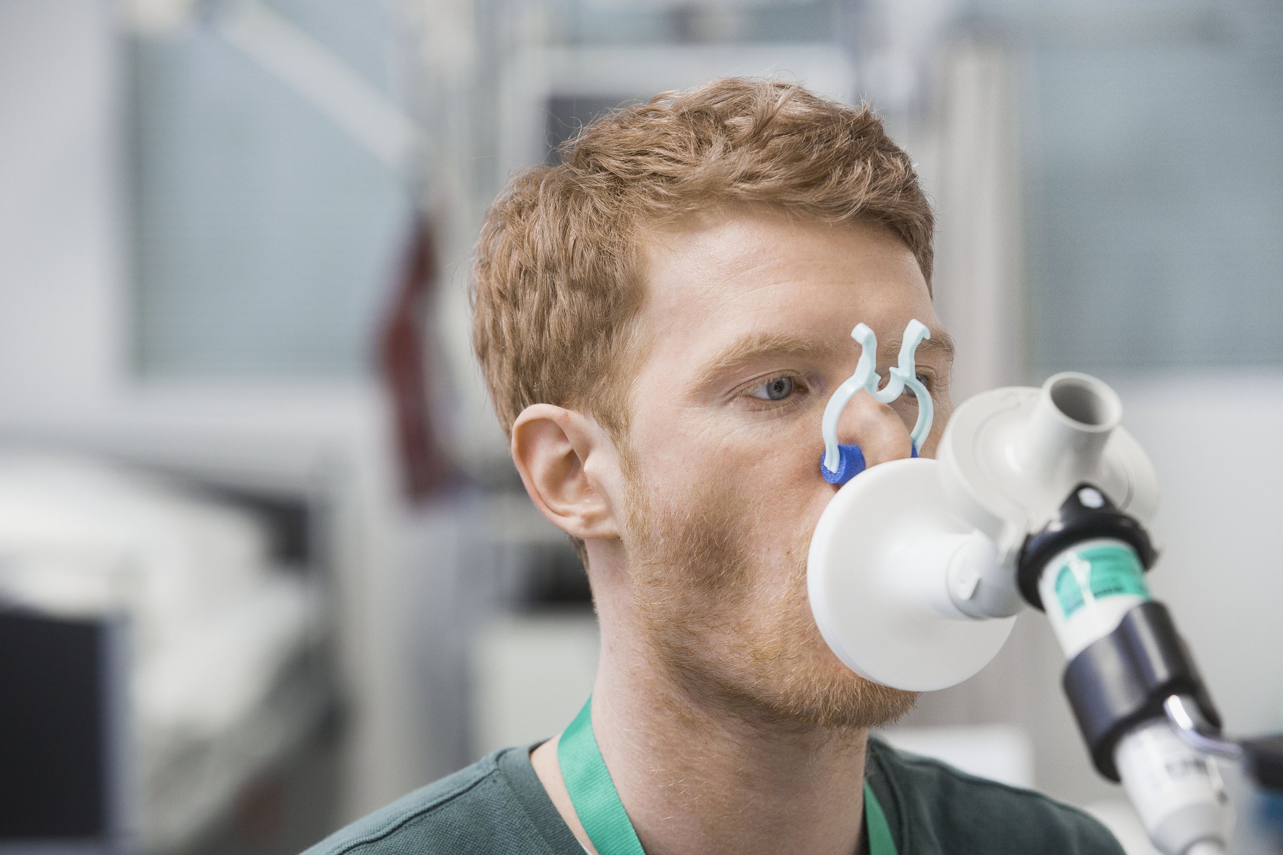 Bei Asthma-Patienten wird die Lungenfunktion getestet.